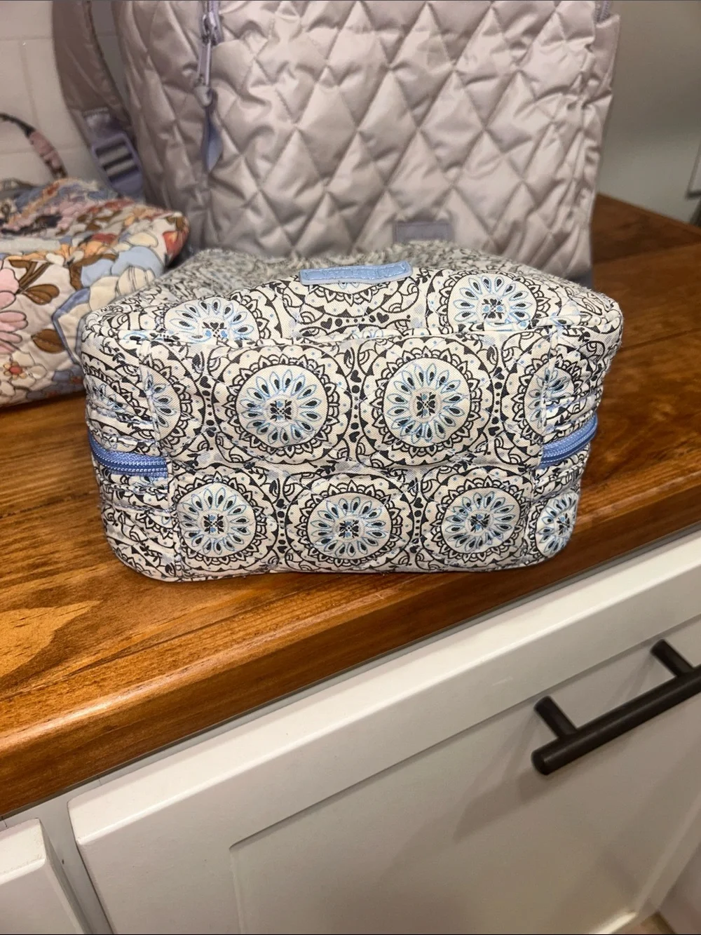 Vera Bradley Quilted Medallion lunch box in Cream and Light Blue